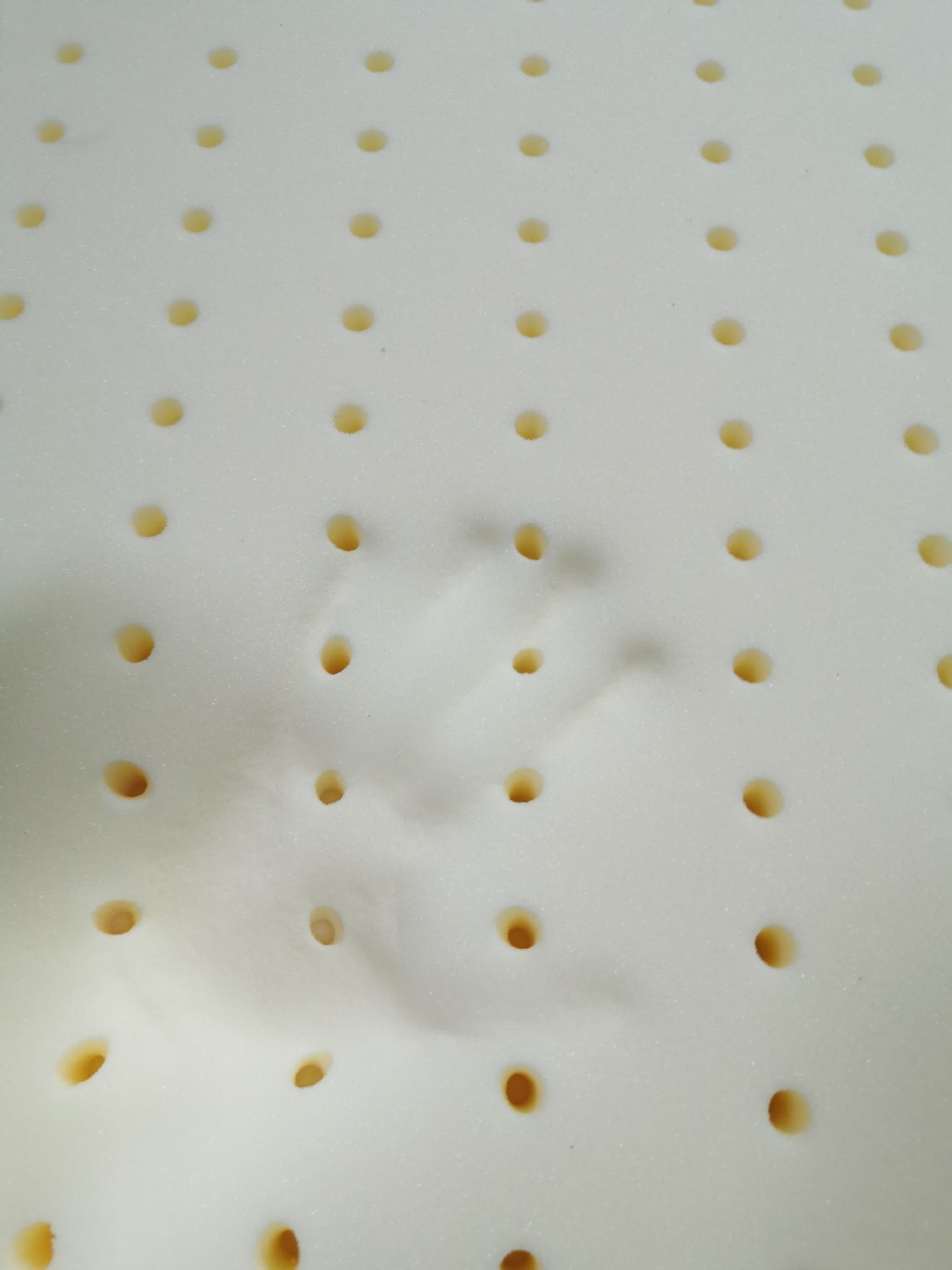The manufacturer produces slow-rebound sponge, memory sponge, soundproof sponge, high-density flame-retardant and fireproof sponge as required Application Scenario