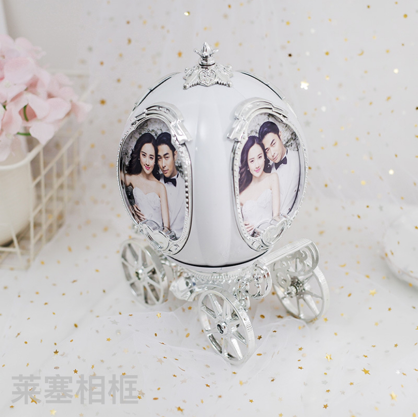 New creative pumpkin car photo frame, fashionable music box, royal carriage gift, living room decoration, handicraft photo frame Specification image