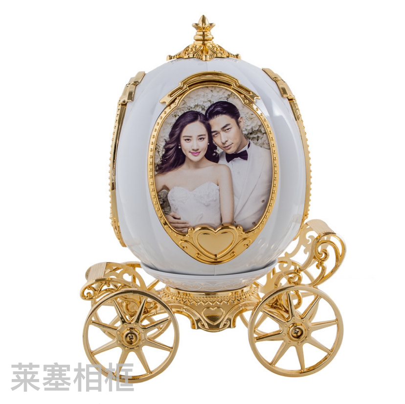 New creative pumpkin car photo frame, fashionable music box, royal carriage gift, living room decoration, handicraft photo frame Item Picture