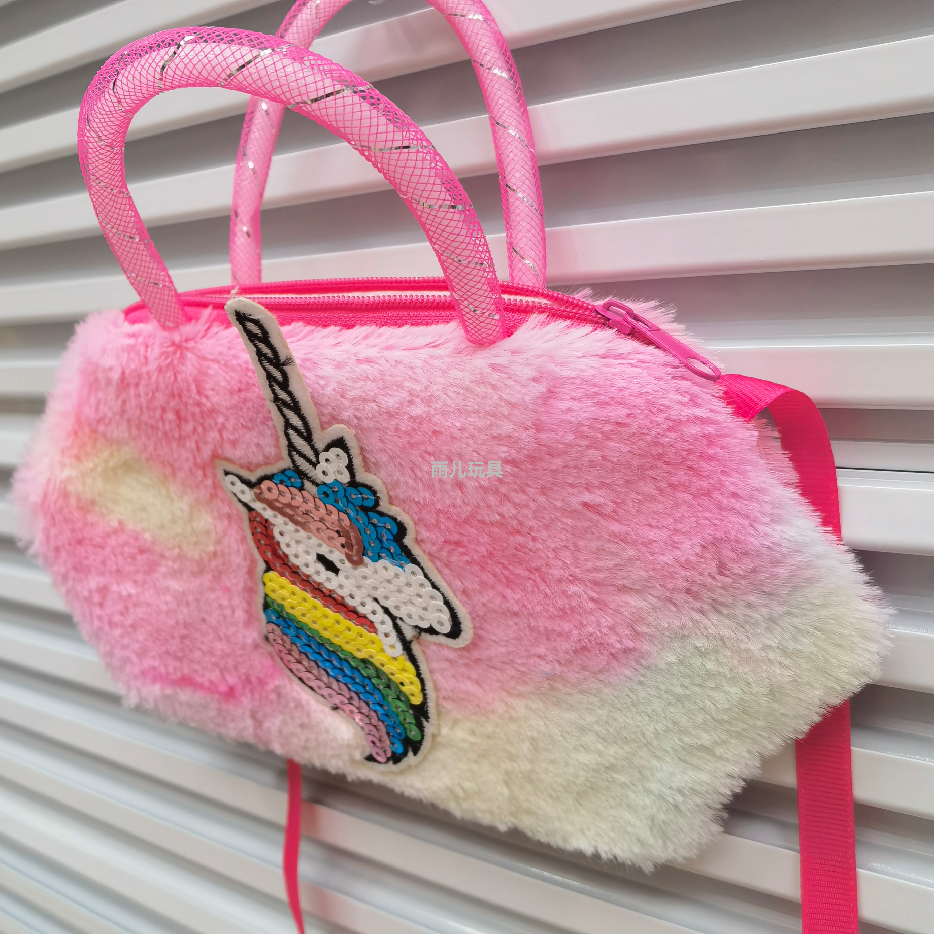Plush toy bag, unicorn crossbody bag, gold thread hand-held crossbody bag, unicorn children's fur bag, plush bag for children Item Picture