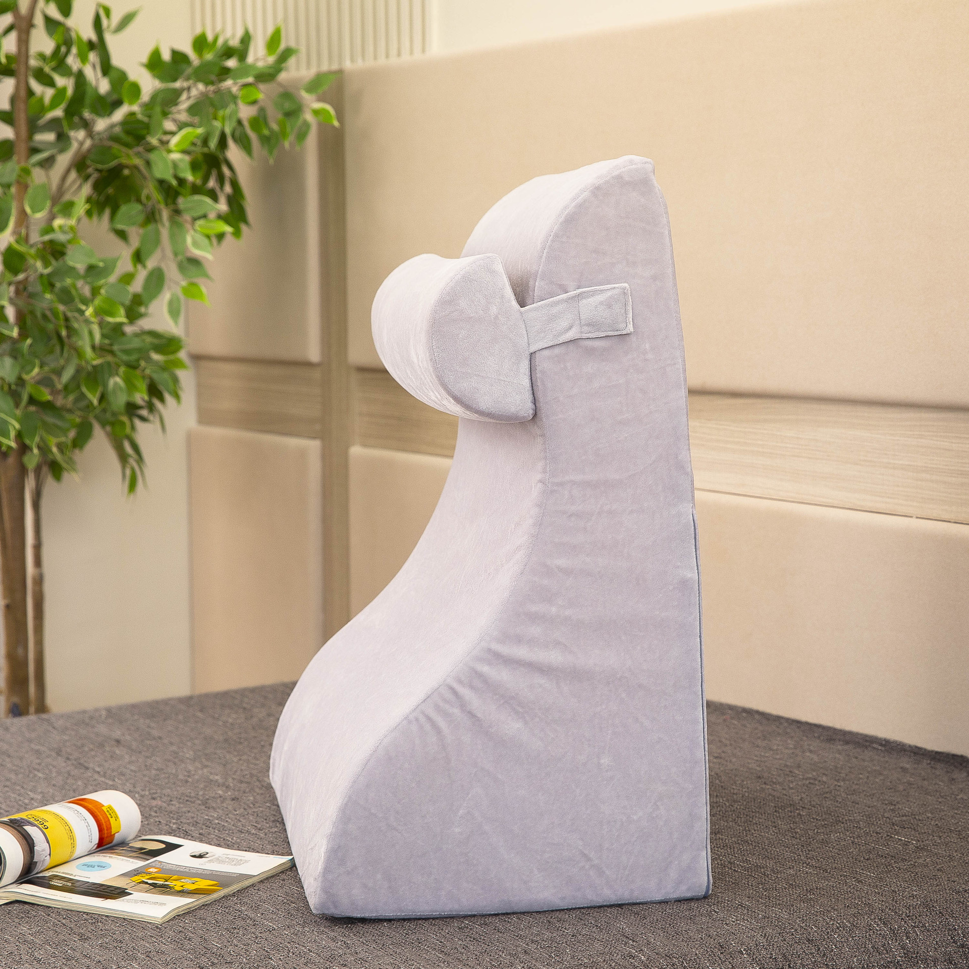 Amazon triangular bed cushions, large headrest, waist cushions, memory foam backrest, headrest details Picture