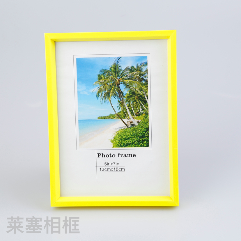 Photos of creative yellow PVC decorative items, home decoration gifts, living room and bedroom handicrafts, plastic photo frames