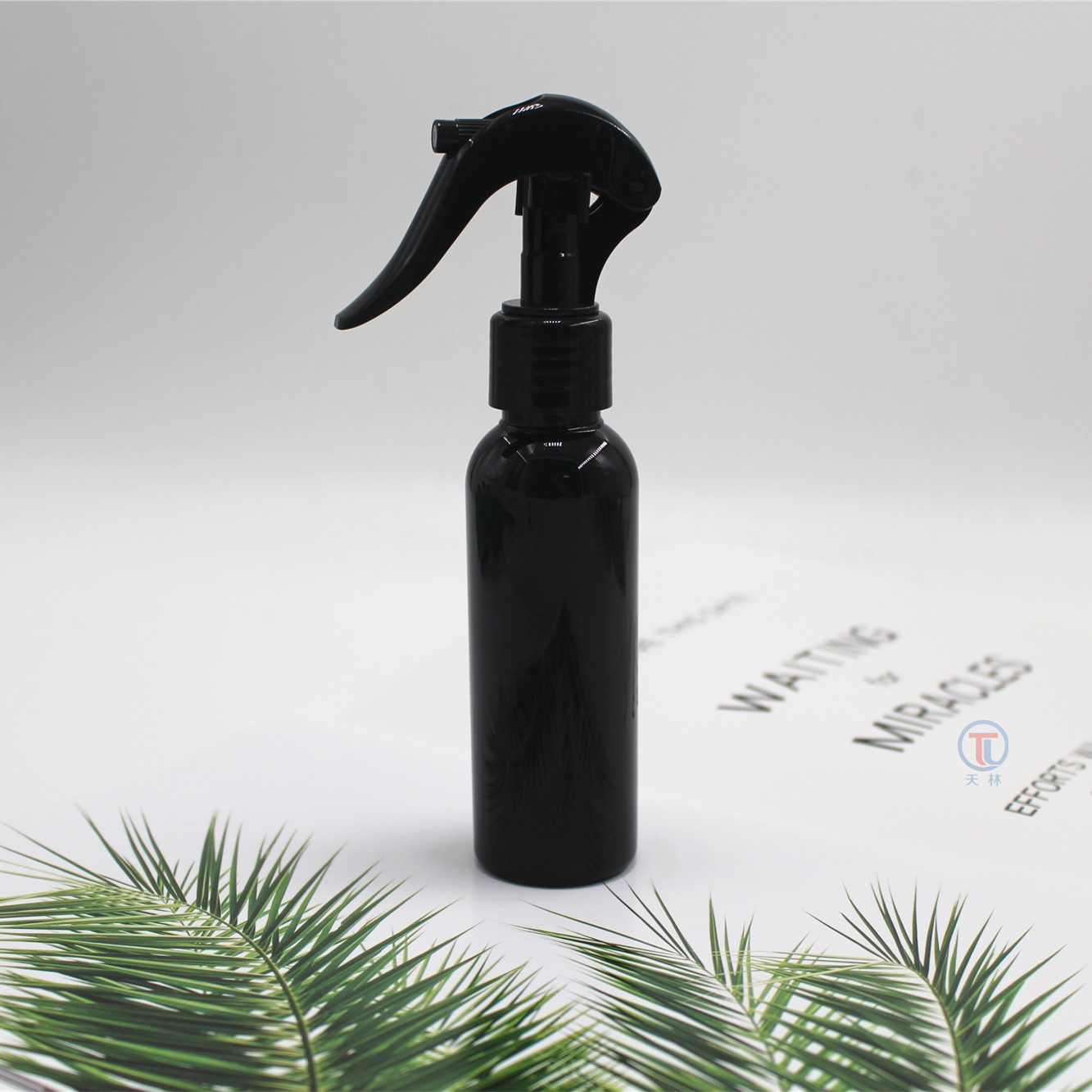 【厂家供应】100ml黑色喷雾瓶 小老鼠手持喷枪瓶 颜色容量可定制