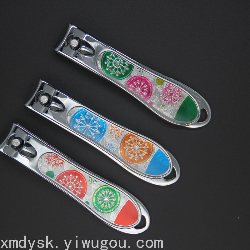 Xinmeida Large flat-mouthed nail clippers, nail cutters, nail files, adult nail clippers wholesale box set Application Scenario