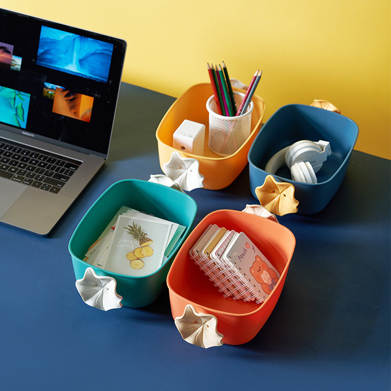 Flower-handled portable storage basket, cosmetics and snacks storage basket, large-capacity living room desktop storage box