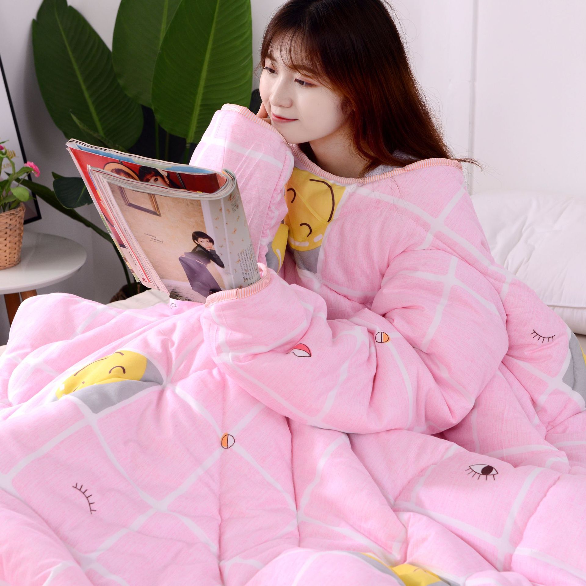 2021 new autumn and winter thickened sleeping bag, anti-kick quilt sleeve, detachable student dormitory lazy quilt details Picture