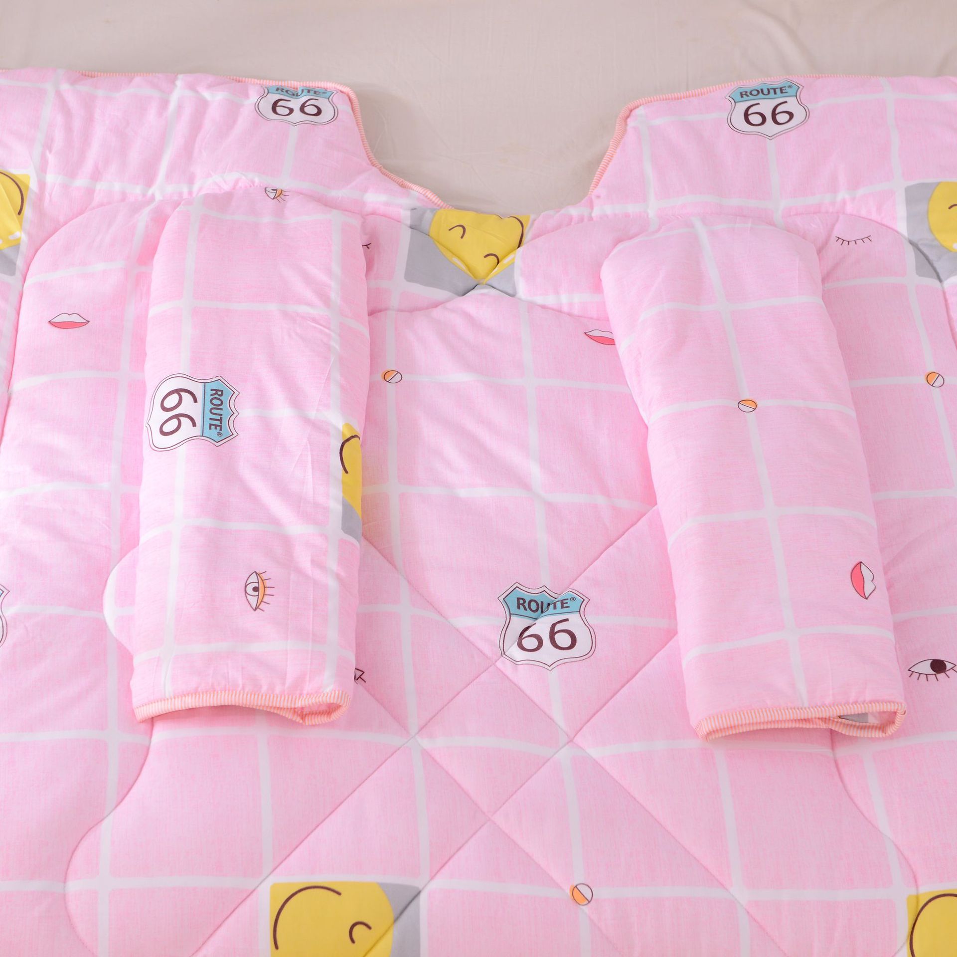 2021 new autumn and winter thickened sleeping bag, anti-kick quilt sleeve, detachable student dormitory lazy quilt Application Scenario
