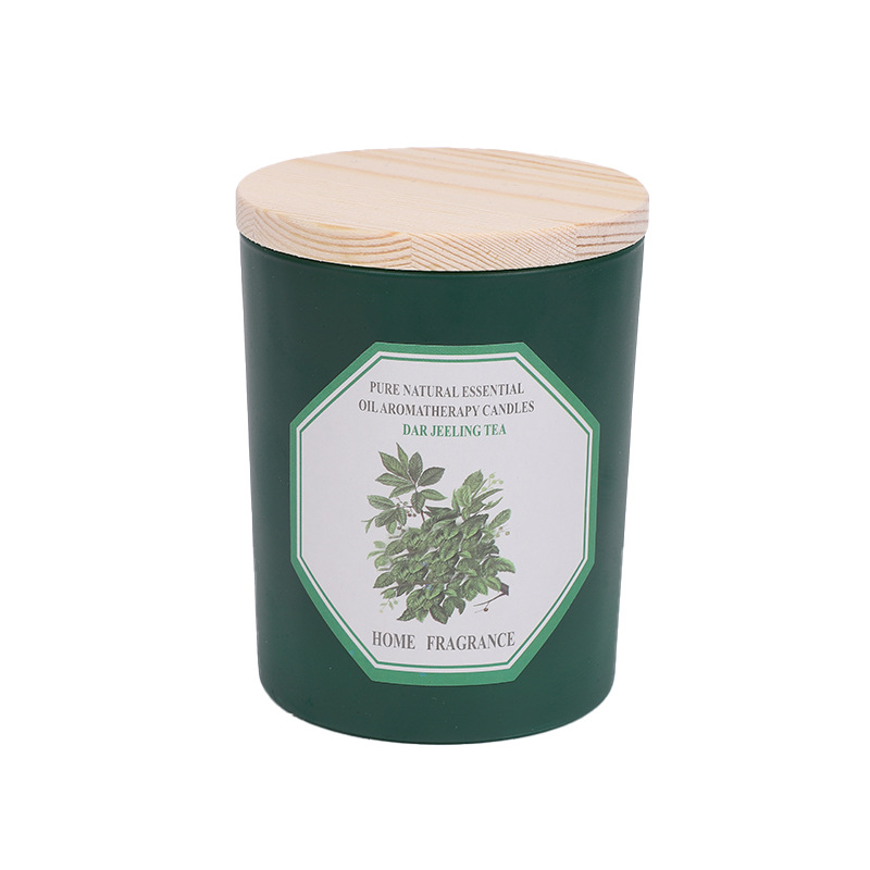 透明玻璃杯香薰白底实物图