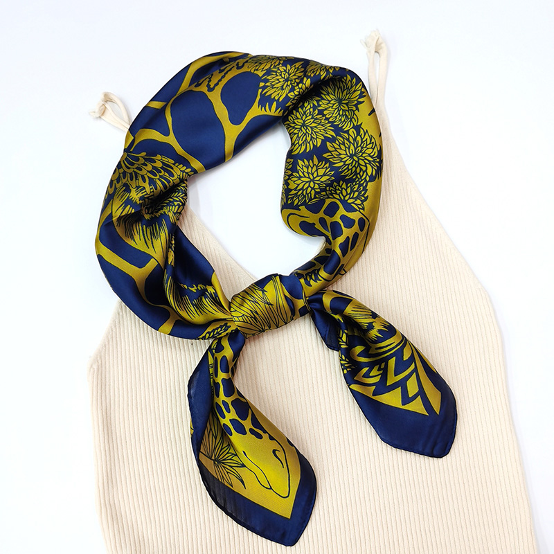 长寿鹿印花四色丝巾外贸畅销围巾丝滑柔软绑发飘带披肩