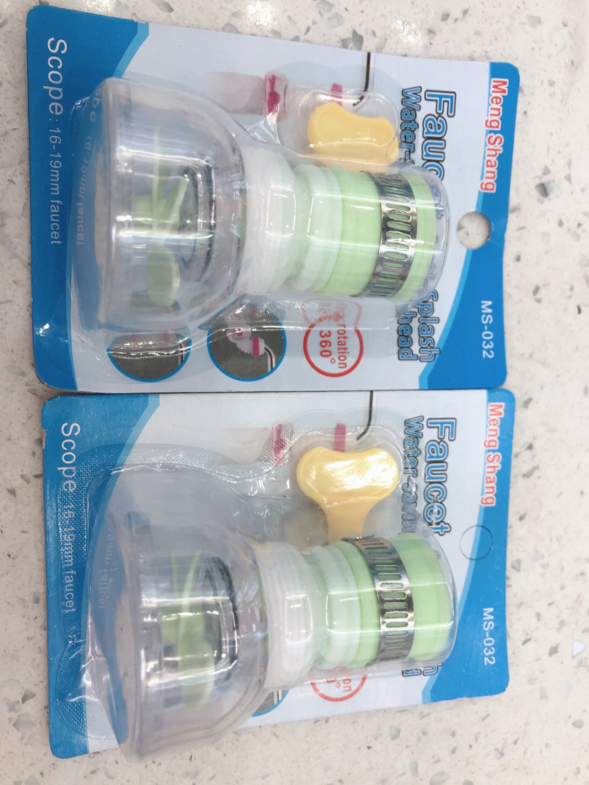 The 3rd generation extension and contraction model of the showerhead comes with a suction card details Picture