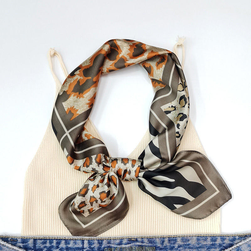 New printed square scarf, imitation silk, European and American export scarf, animal print silk scarf, imitation silk Application Scenario