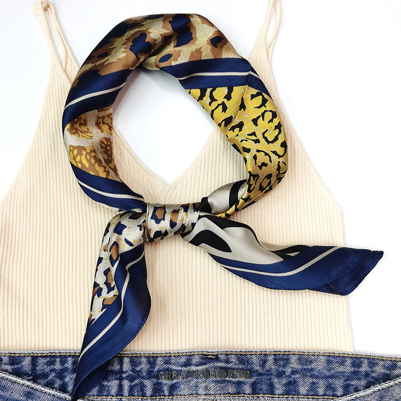 New printed square scarf, imitation silk, European and American export scarf, animal print silk scarf, imitation silk Specification image