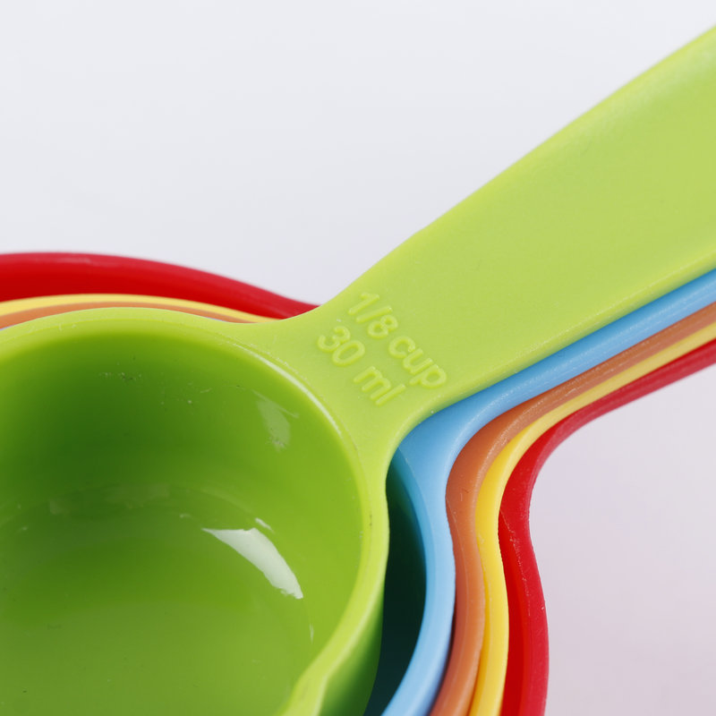Herramientas de horneado de cocina 5 cucharas de medición de plástico de color grande tazas de medición combinación de cucharas de medición para hornear harina set Item Picture