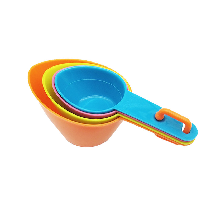 Plastic measuring cup and spoon set, kitchen baking measuring cup, milk tea shop tools, plastic measuring spoon Application Scenario