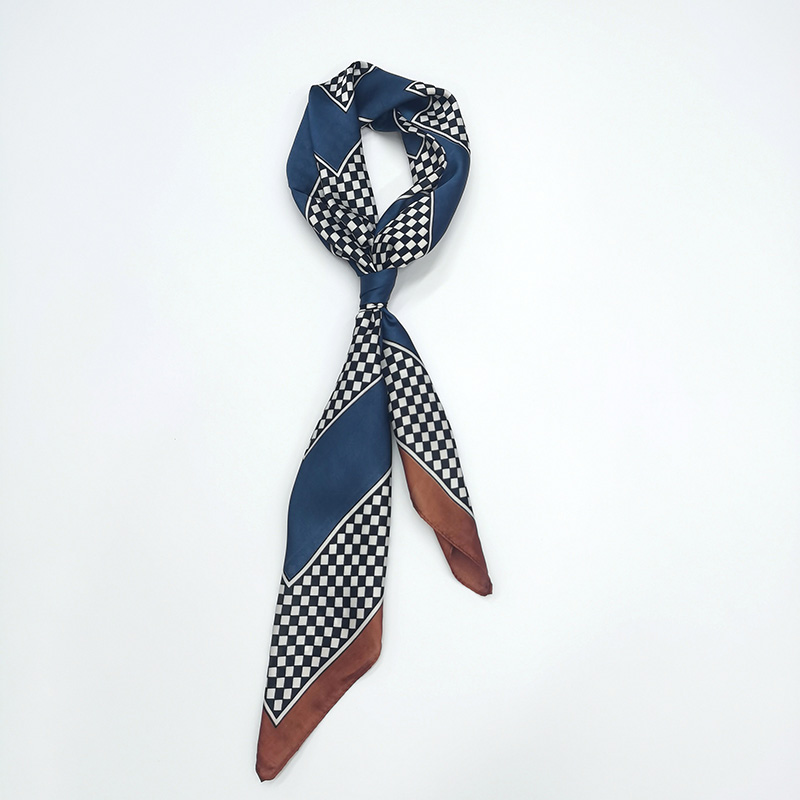 New checkered letter printed square scarf, foreign trade silk scarf in stock, silk imitation soft neckerchief Item Picture