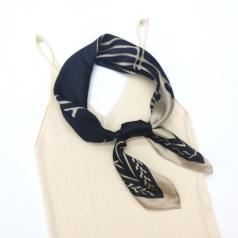 New printed square scarves, animated autumn and winter color silk scarves, silk-like scarves, neutral neckerchiefs in stock Specification image