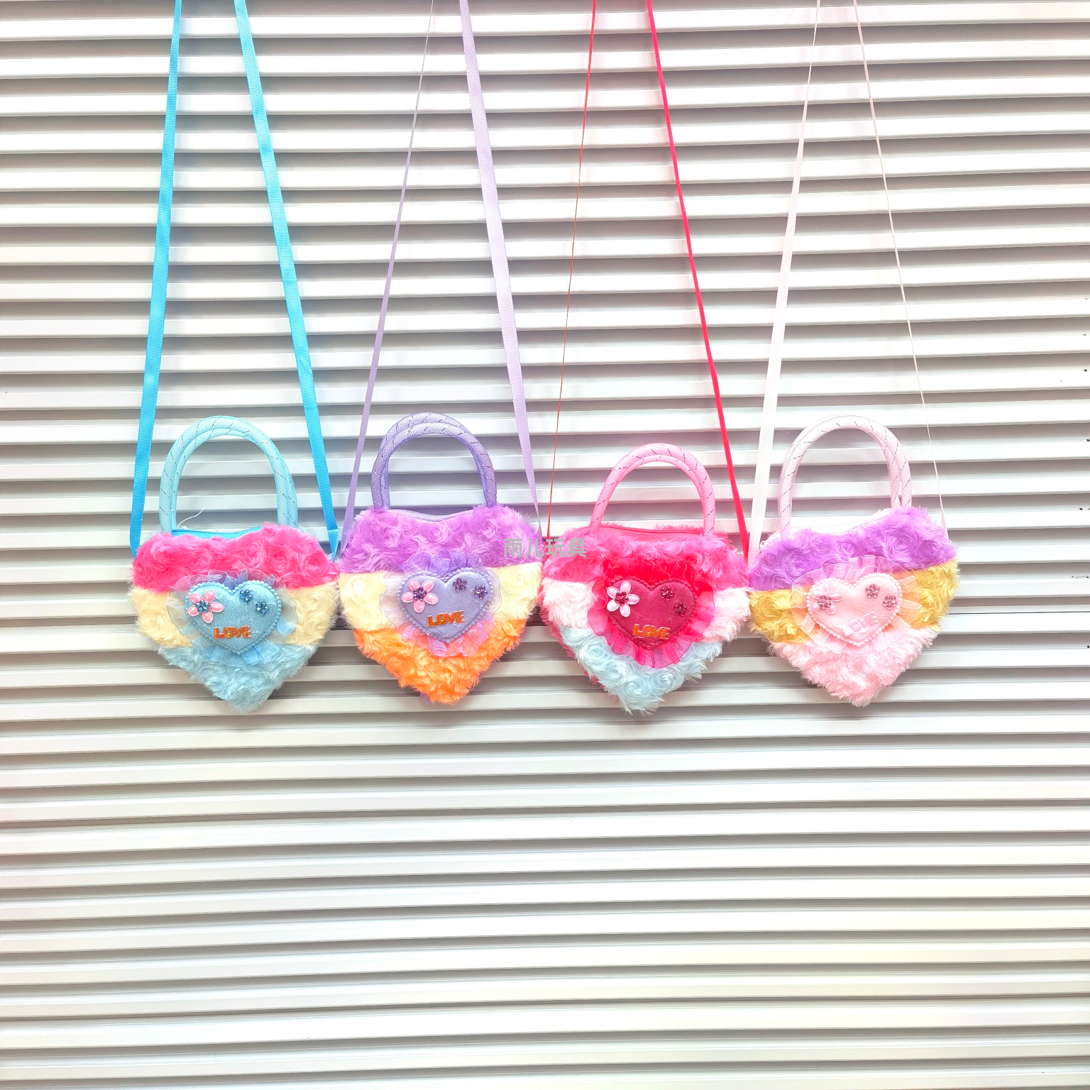 Juguetes de peluche bolsas para niños bolsas de peluche bolsas de mano crossbody bolsas de peluche bolsas boutique pequeñas bolsas de amor details Picture
