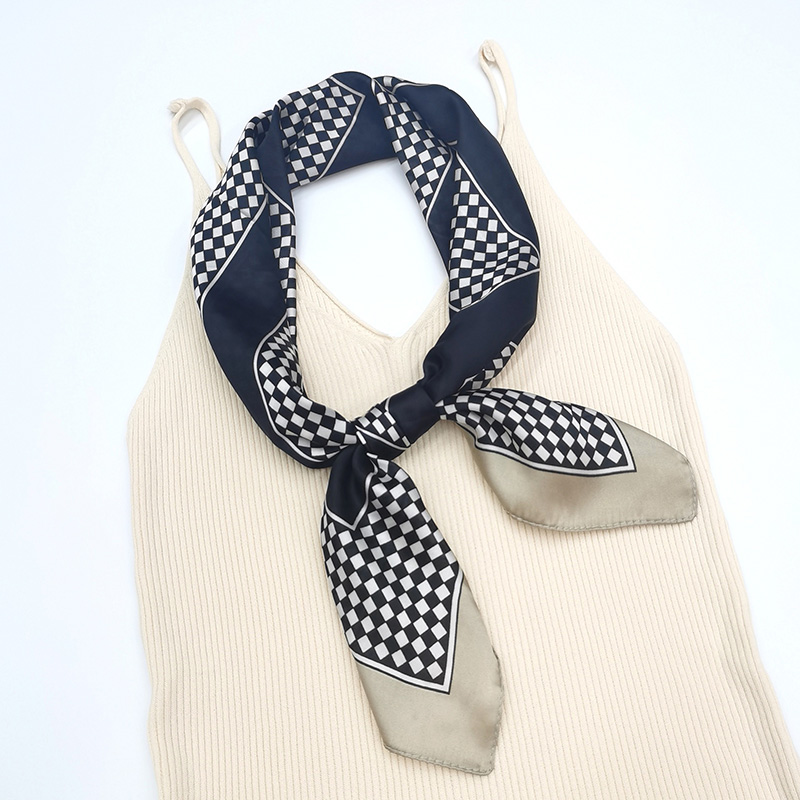 New checkered letter printed square scarf, foreign trade silk scarf in stock, silk imitation soft neckerchief details Picture