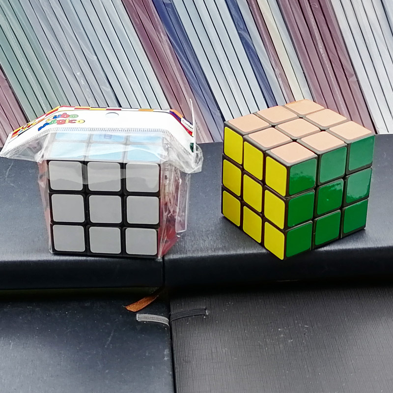 F1721 5.5# 2-yuan store Premium Rubik's Cube toys for children, adults and students wholesale and distribution Item Picture