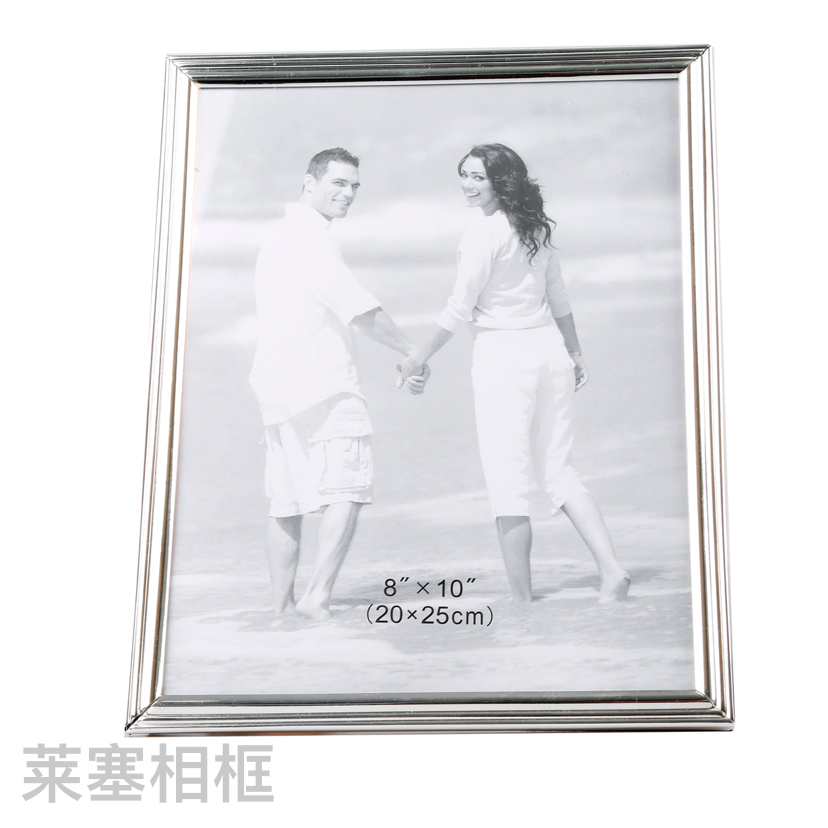 Three-stripe iron electroplated creative decorative item photo, home decoration gift, living room bedroom handicraft, metal photo frame Application Scenario