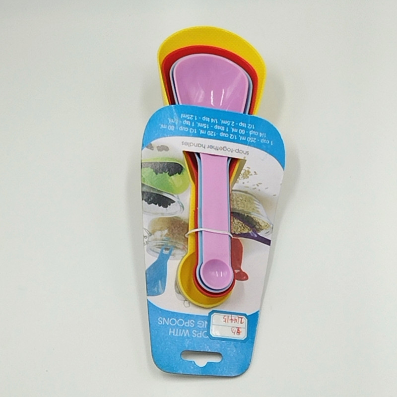 ملونة ذات رأسين مع محفورة، ماء، طحين، أربع مجموعات من أدوات القياس المخبوزة Item Picture