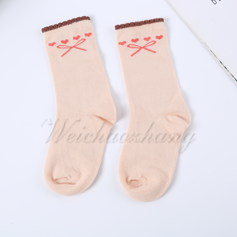 Polka dot striped bow flamingo pattern women's autumn and winter cotton-textured long socks are comfortable to wear and come in a variety of styles Application Scenario