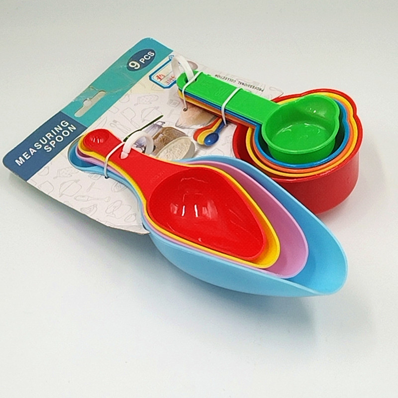 Kitchen multi-functional card-mounted baking tools, plastic measuring cups, flour spatula, rice and soybean spatula, 9PC in color Item Picture