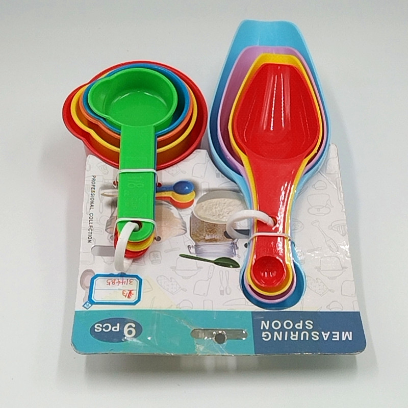 Kitchen multi-functional card-mounted baking tools, plastic measuring cups, flour spatula, rice and soybean spatula, 9PC in color Application Scenario
