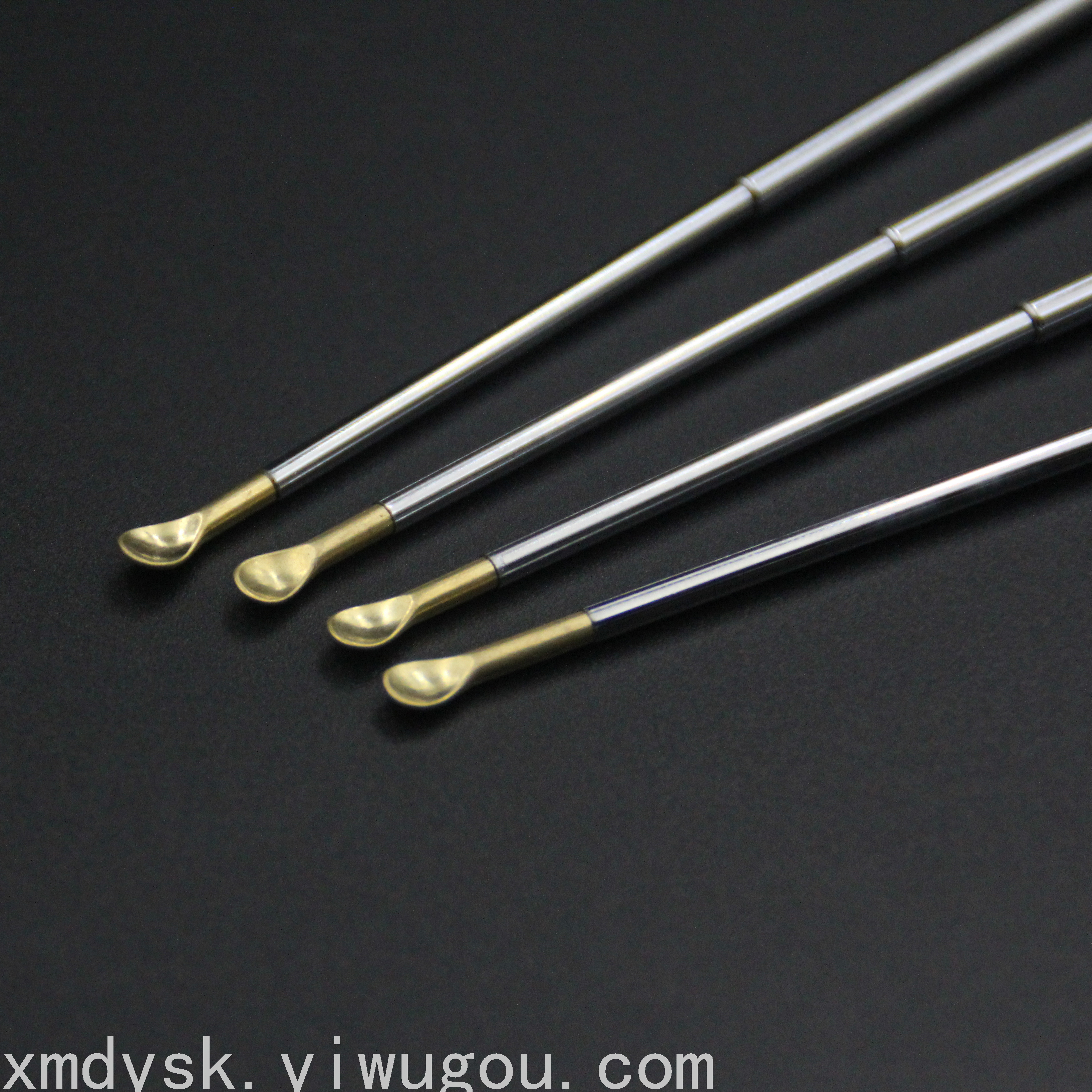 Creative telescopic pure copper ear spoon, stainless steel ear cleaning tool, ear cleaning wonder, portable storage bottle 8416 Application Scenario