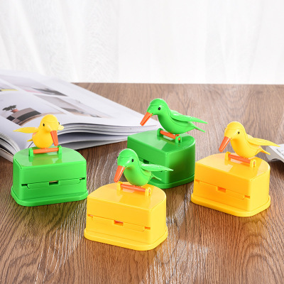 Wholesale of creative and personalized toothpick boxes, home creative bird automatic toothpick holders, simple and convenient bamboo toothpick boxes Specification image