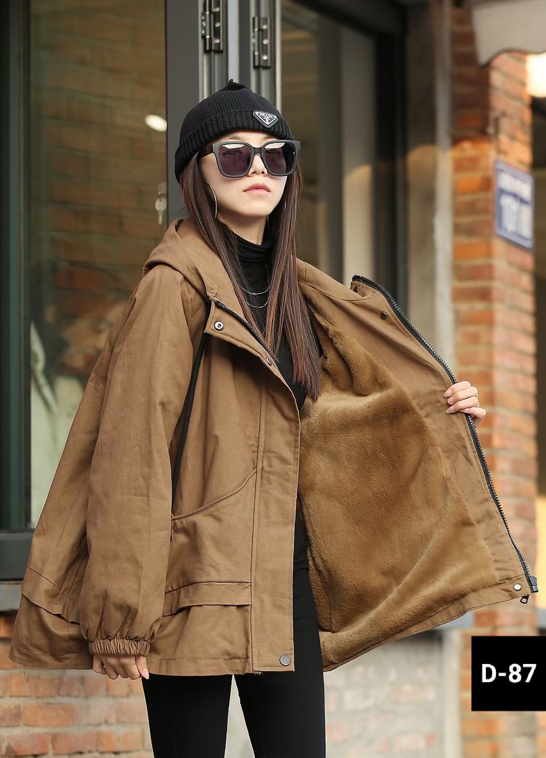 This premium Korean-style fleece rabbit fur lining style overcomes the trend of thick, hooded short trench coats in solid colors for winter warmth