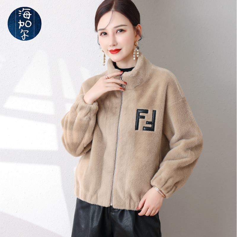 2021 Haining New Style Women's fur one-piece mink fleece short lambskin coat, elegant and slimming fur coat details Picture