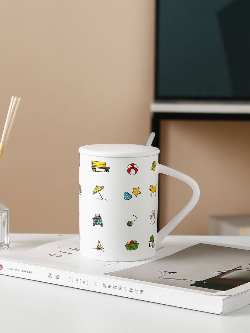 Simple ceramic mug small fresh mug with lid and spoon can be made by advertisement