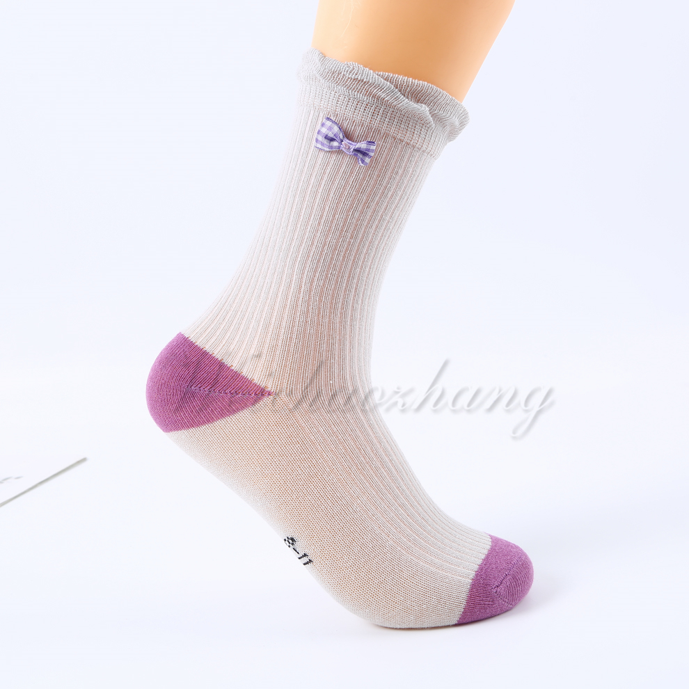 Long striped pattern, cute Japanese-style bow decoration, girls' cotton socks, comfortable and soft, factory direct sales details Picture