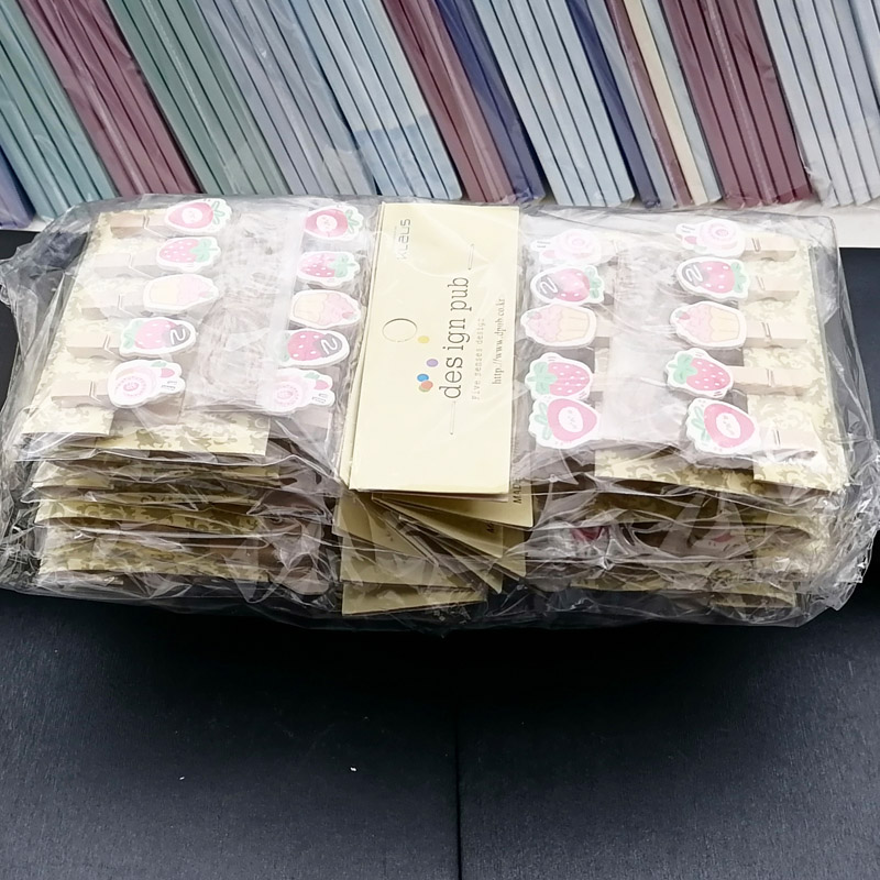 L3426 10 small wooden art clips, fine clips, coat clips, sock clips, trouser clips, grape clips Item Picture