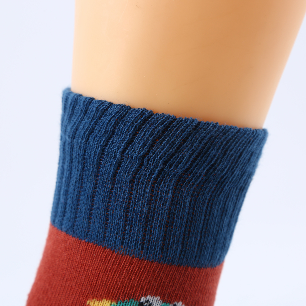Cartoon-patterned, color-blocked, fashionable, sporty and casual long socks for big boys, breathable and comfortable, new style for street stalls and night markets details Picture