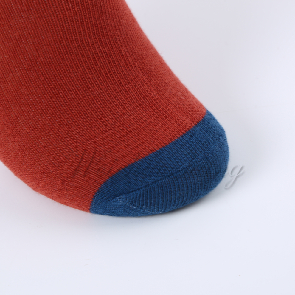 Cartoon-patterned, color-blocked, fashionable, sporty and casual long socks for big boys, breathable and comfortable, new style for street stalls and night markets Item Picture