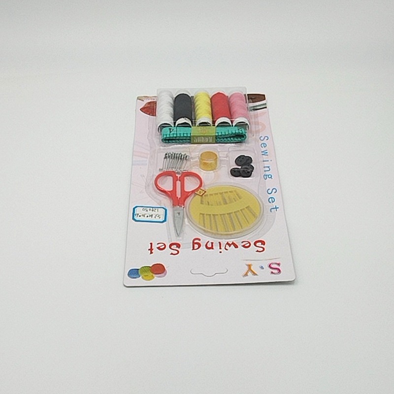 Best-selling multi-functional travel and home portable sewing button sewing kit, small scissors hand sewing and mending set Application Scenario
