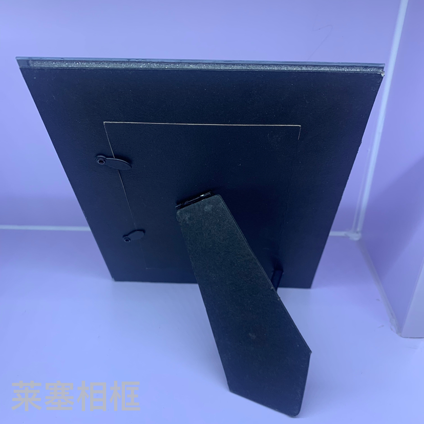 Photos of creative silver glitter decorative items with double mirror edges, home decoration gifts, living room and bedroom handicrafts, glass photo frames Application Scenario