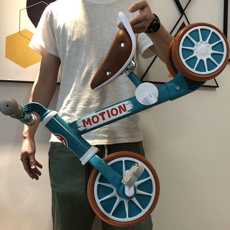 Children's balance bike without pedals, 1-3-year-old 6-year old sliding baby, children's sliding and walking bicycle, multi-functional yo-yo Application Scenario