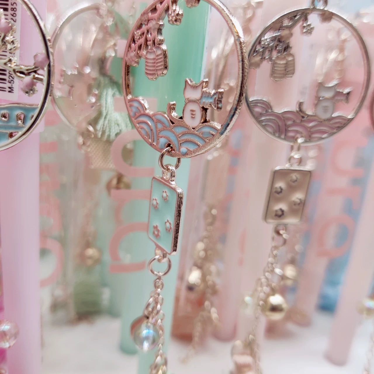 Mule 5202 Girl Heart Ancient Style Japanese-style cat pendant Pen. It's a good and beautiful writing neutral black pendant pen details Picture