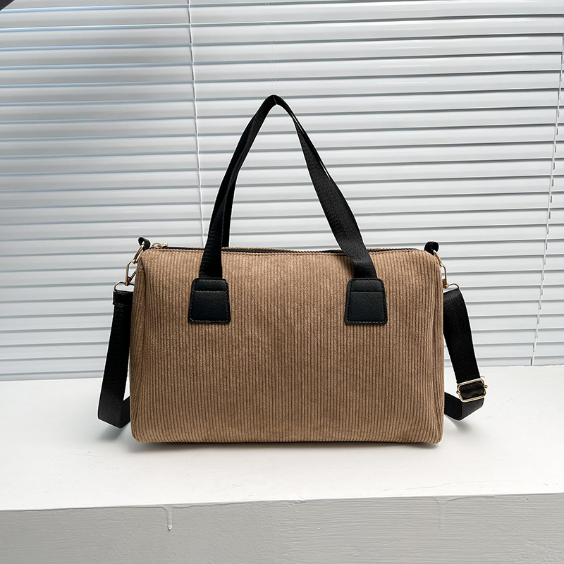 The 2021 new hand-held shoulder crossbody bag for women in Europe and America, a fashionable canvas bag for women