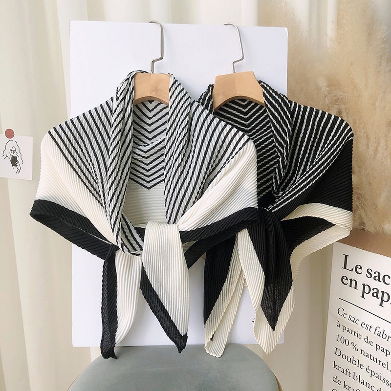 Spring And Autumn Korean Version Of The New 90Cm Square Scarf Crumpled Imitation Cotton And Linen Scarf Autumn Wear With Black And White Two-Color Silk Scarf Wholesale details Picture