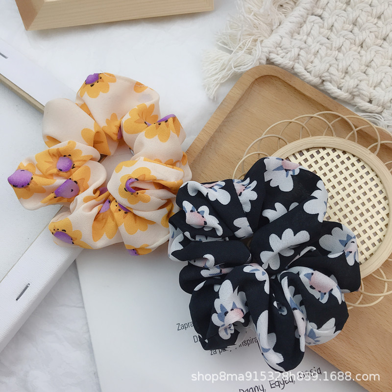 New Korean-style fresh and light summer floral fabric hair tie, chiffon printed elastic leather band hair tie large intestine circle Application Scenario