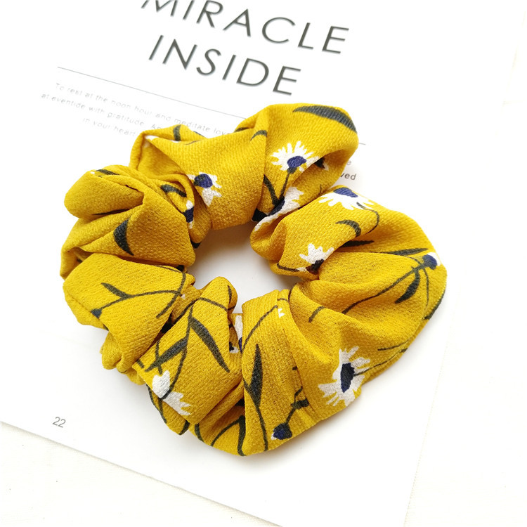 Cross-border new Korean-style fresh and light 8-color combination fabric hair band, large intestine band, hair tie, leather band and headwear, one piece for hair replacement Application Scenario
