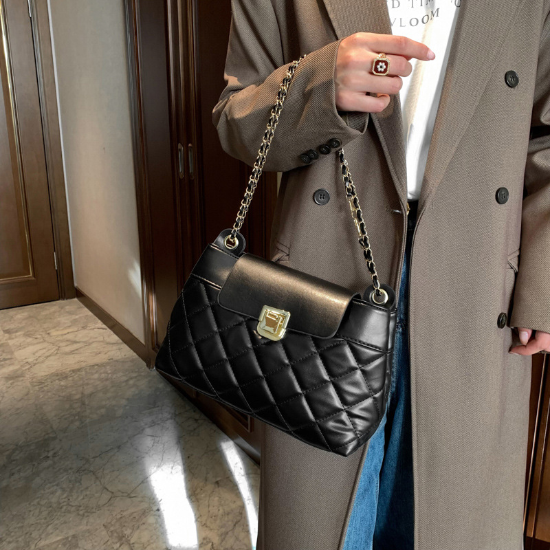 Diamond chain all cross-body large bag 2021 new bag female fashion texture fashion autumn and winter single shoulder commuter bag thumbnail
