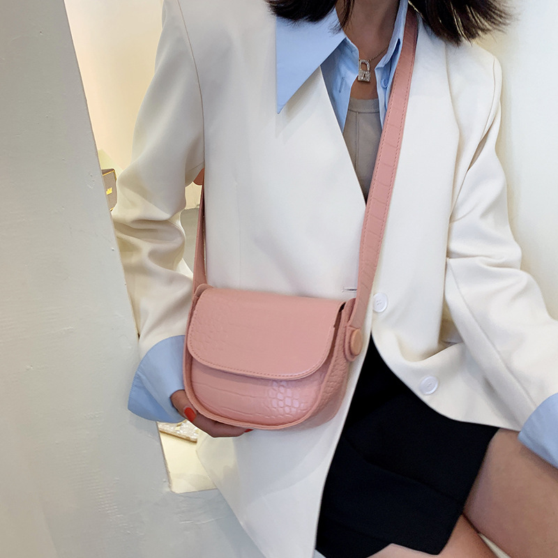 Invierno 2021 nuevo moda versátil bolsos de un hombro bolsos ins bolsos moda mujer bolsos crossbody vintage bolsos de silla de montar atmosférica mujer details Picture