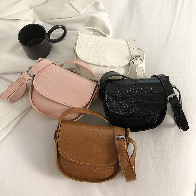 Invierno 2021 nuevo moda versátil bolsos de un hombro bolsos ins bolsos moda mujer bolsos crossbody vintage bolsos de silla de montar atmosférica mujer Application Scenario