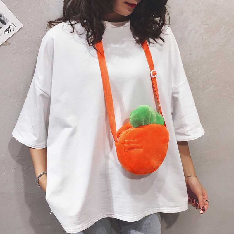 Venta al por mayor 2020 bolsa de mujer nueva bolsa de lona linda caricatura fresa un hombro bolsa crossbody muñeca divertida zero wallet Application Scenario