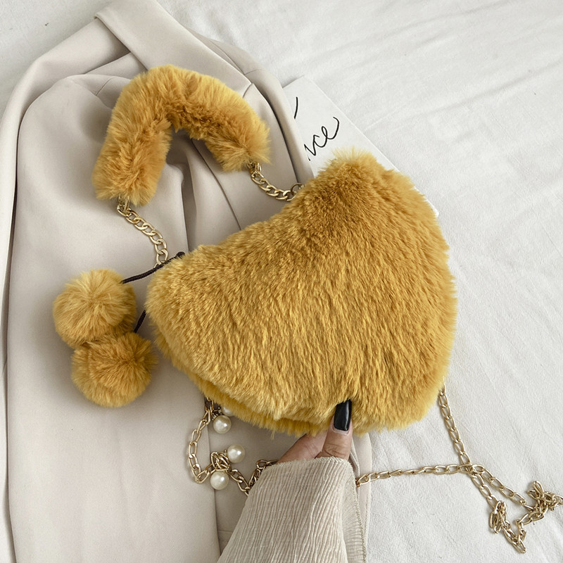 Cute girl's plush mini bag for women, 2021 new trendy Korean style fashion furry chain crossbody bag, heart bag